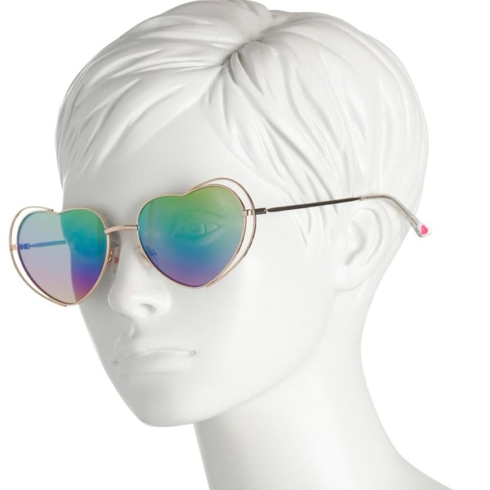 NWT Betsey Johnson Heart Shaped Sunglasses Rainbow Gradient Lenses Festival